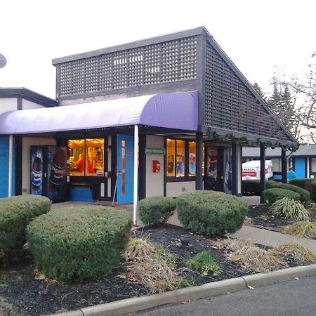 Xenia Country Inn Exterior photo